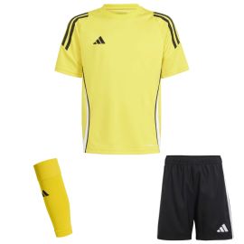adidas Tiro 24 Trikotsatz Kinder 3-teilig Fussball Trikot Shorts Sleeve Stutzen